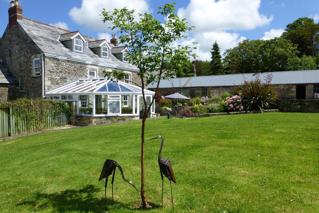 Treveighan Farmhouse Saint Teath Bagian luar foto
