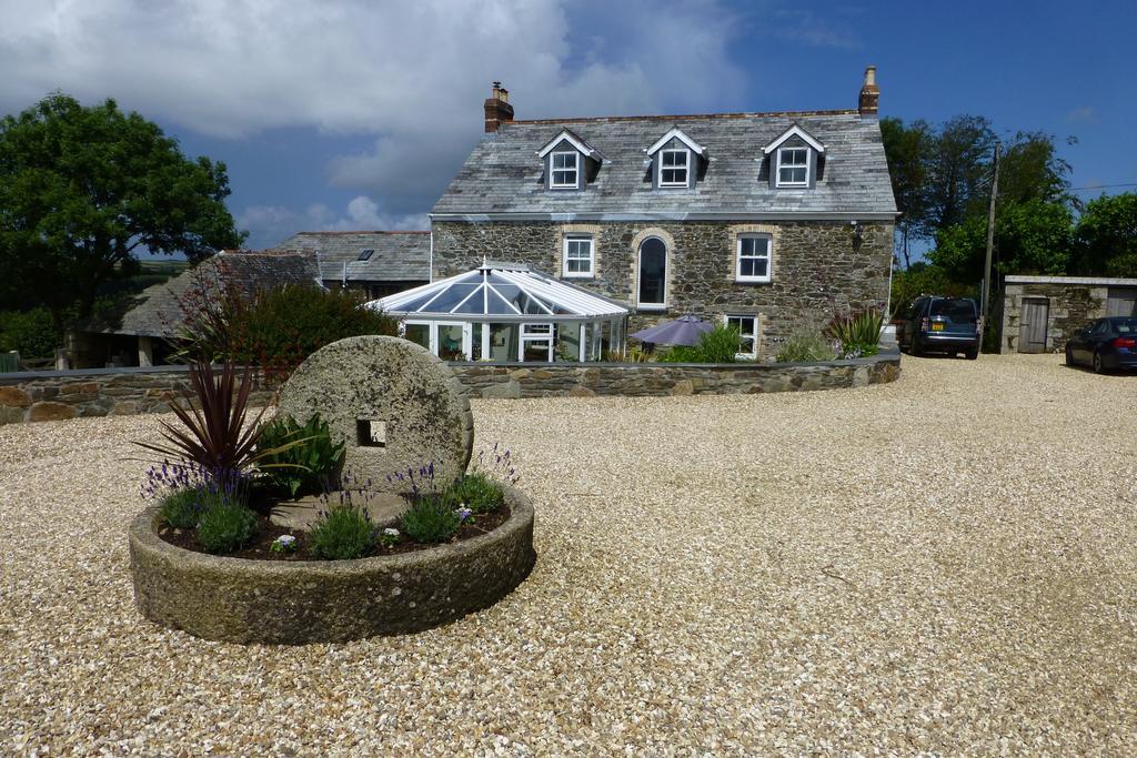 Treveighan Farmhouse Saint Teath Bagian luar foto