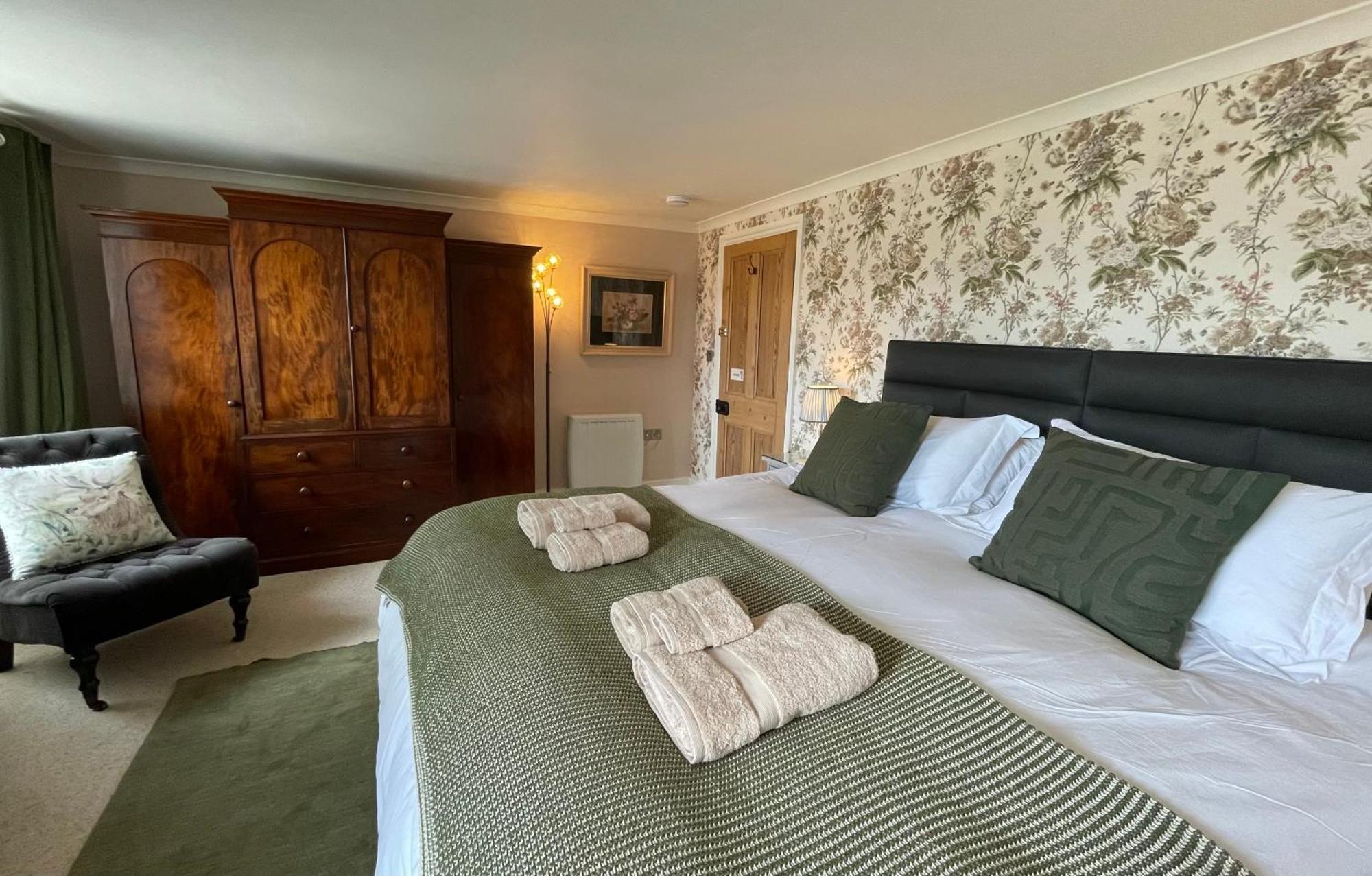 Treveighan Farmhouse Saint Teath Bagian luar foto